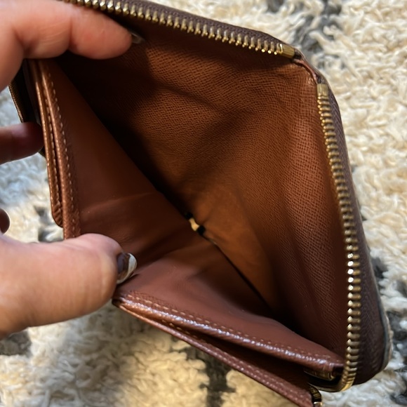 Authentic Compact Zippy Wallet in Monogram - Picture 6 of 10